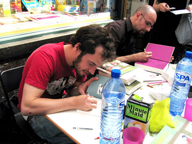 Max et Ludovic Debeurme en dédicace chez Tropismes Jeunesse