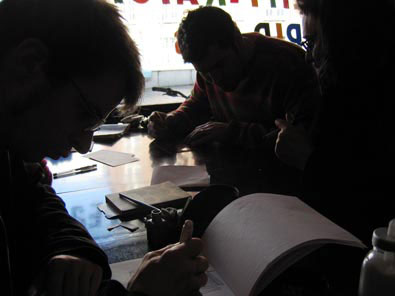 Début de l’atelier, les premières pages pour 4005k se dessinent.