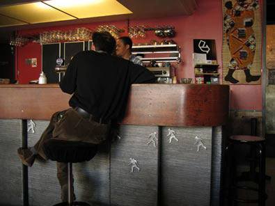 G#rom prend sa pause avant d’aller rejoindre l’autre côté du bar
