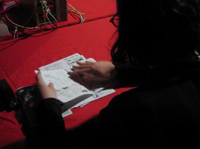 David prépare des flyers