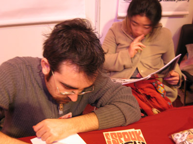 Alain Munoz (Habeas Corpus) et Juhyun qui rend une petite visite au stand...