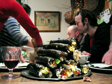Pour dîner, des plats coréens préparés par Juhyun et ses apprentis...