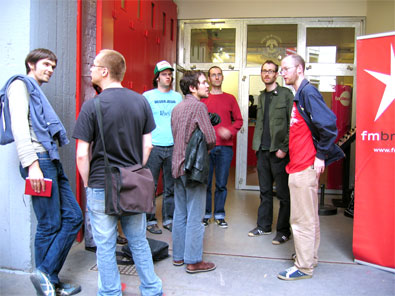 P.E.E.P.S, Pierre Maurel, Benoît Guillaume, Tony Papin, Sacha Goerg et Cédric Manche.