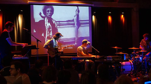 Le groupe Wuman en concert