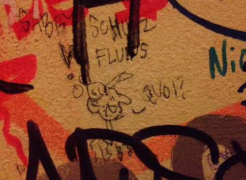 Un vieux tag de Gabby, dans les WC de la librairie.