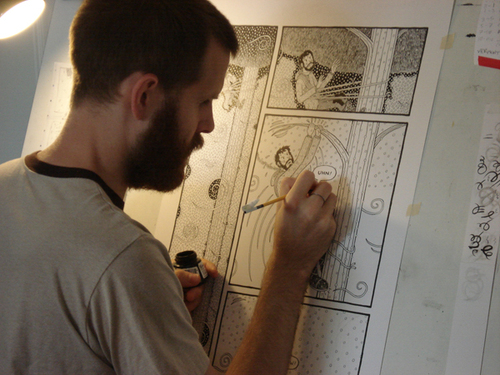 Alec au travail sur Basewood son projet en cours.